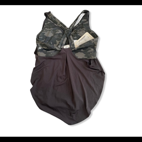 Fabletics tank. - Picture 2 of 3